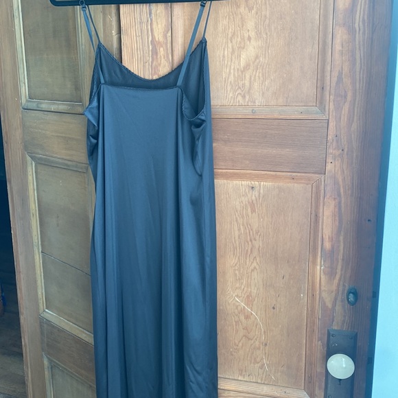 Vintage Vassarette Lingerie/Slip in black. Adjustable straps. Sz 36. - Picture 3 of 7